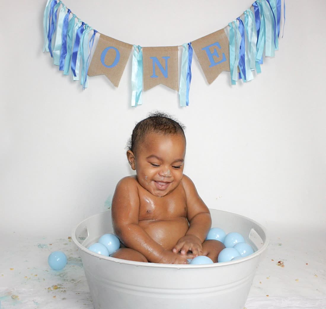 Smash & splash first birthday in the ball pit